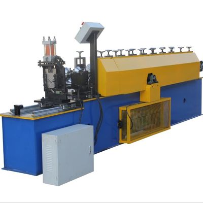 Máy tạo hình tường hạt góc 5.5KW 20m / phút Cắt thủy lực