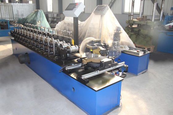 Máy cán khung cửa 50Hz 12m / phút 2 trục san bằng