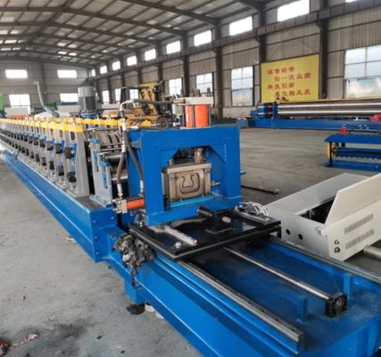 Máy cán kim loại tấm 20m / phút Pallet kệ thủy lực