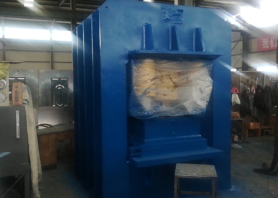 Máy dập nổi cửa thép 15kw 2500T tập trung Máy ép thủy lực